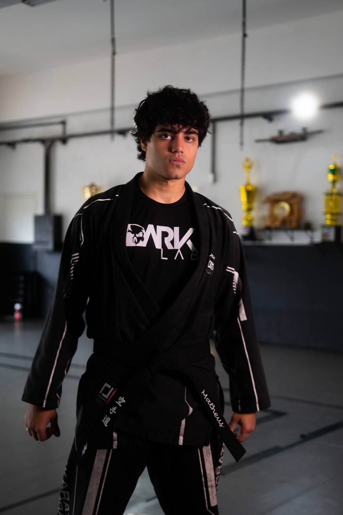 Matheus Albino de karategi no dojo